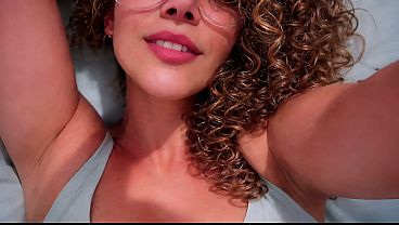 Brazileña cachonda folla sin condón con tetas enormes