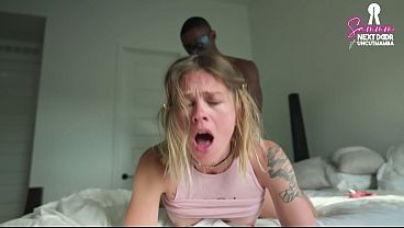 Esposo humillado mira a su mujer follada