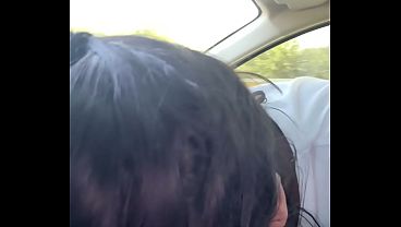 Kath le paga al desconocido con una mamada bien mojada