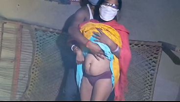 La cuñada caliente se deja chupar la concha en la cama