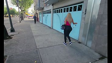 La ts que me mamó en el elevador a oscuras