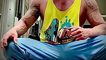 Marido hetero se deja humillar por un macho dominador