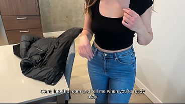 Masajista caliente se deja follar con su culo perfecto
