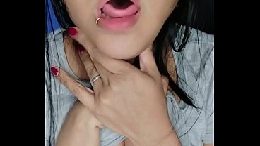 Mujeres calientes mostrando sus cuerpos en videos cortos