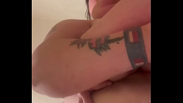 Qtsexymama domina con su coño hasta dejarlo sin aliento