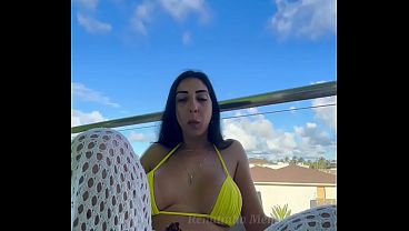 Rubia latina se deja chupar y follar sin parar