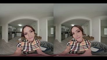 Serena Hill recibe una mamada caliente en VR