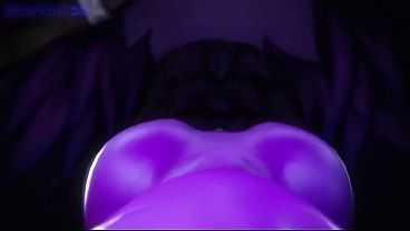Travesti con tetas enormes limpia su polla sudada en POV